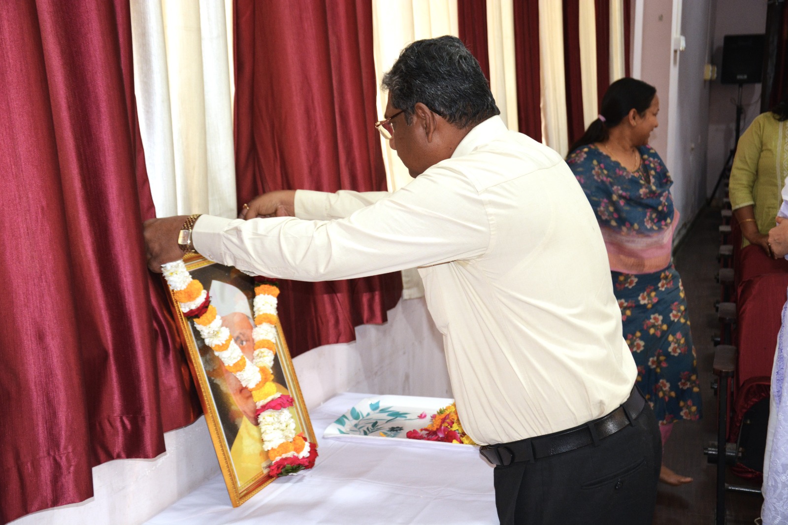 Photos for Yashwantrao Chavan Jayanti celebration at MAFSU h.q (5).jpeg